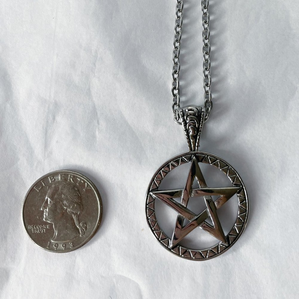 New Silver-tone Round Pentagram Star Pendant Necklace - Picture 7 of 9